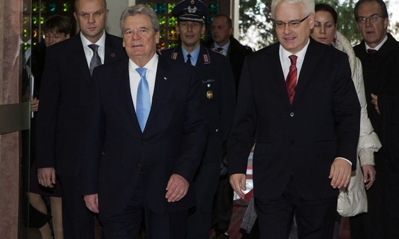 3fc50cece44cf029c89519ed4709a411