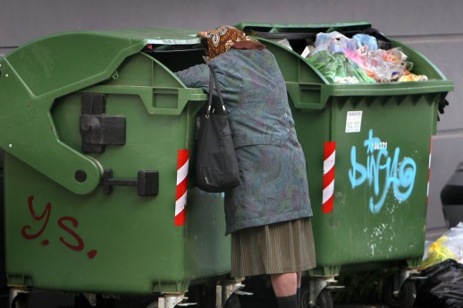 Povecan-prag-siromastva-Svaki-cetvrti-umirovljenik-i-73.400-radnika-siromasi ca large