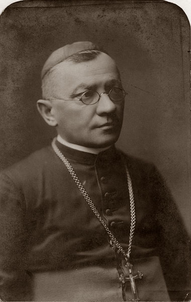 3--Nadbiskup-dr.-Antun-Bauer-x