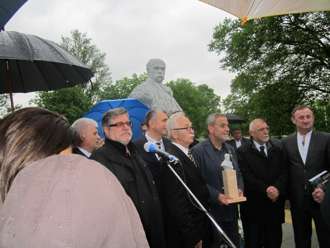 sevcenko spomenik2