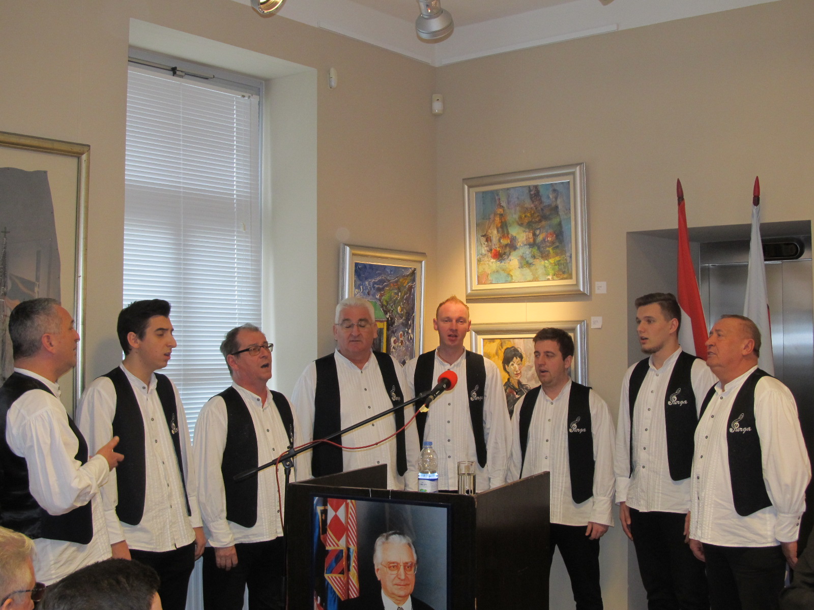 08 Klapa Purga iz Lobora Domovina se voli i pjesmom