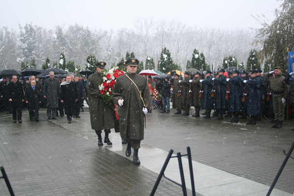 Predsjednik Hrvatskoga sabora vladimir &Scaron;eks polaže vijenac