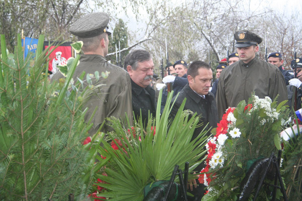 Predstavnici 204 vukovarske brigade Mile Dedaković - Jastreb i Branko Borković - Mladi Jastreb polažu vijence