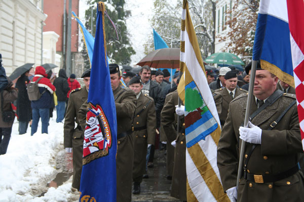 Početak kolone- sjegono&scaron;e