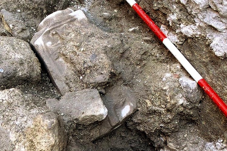 Hrvatski troplet u Loboru