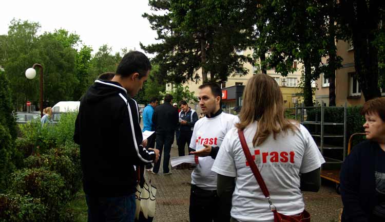 Hrast sepredstavlja u Zaprešiću 18. svibnja 2011.