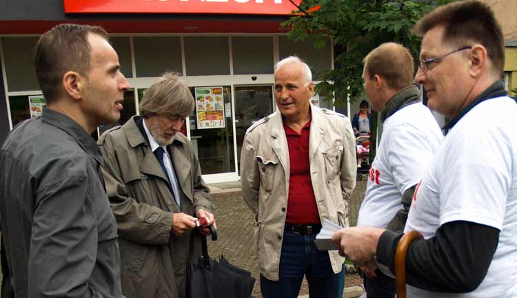 Hrast sepredstavlja u Zaprešiću 18. svibnja 2011.