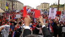 Prosvjed Hrvata u Haagu - crveni kartoni