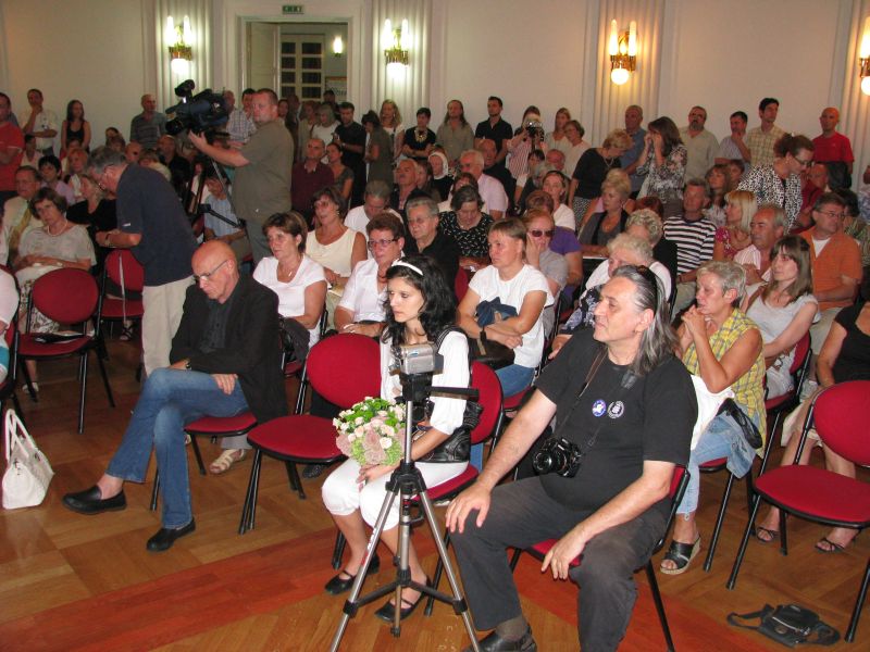 Vukovar - Zagreb predstavljanje - Žene silovane u Domovinskom ratu