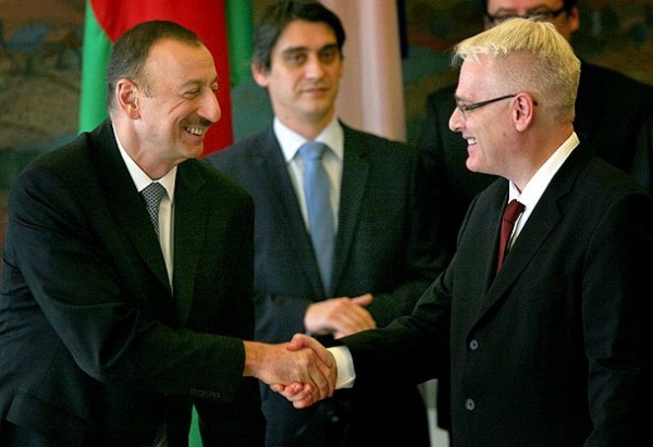 zagreb-alijev-i-josipovic-potpisali-predsjednicku-deklaraciju trt-bosanski-17365